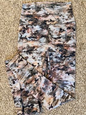 lululemon athletica High-Rise Printed Leggings in Earth Tones size2 inseam 28